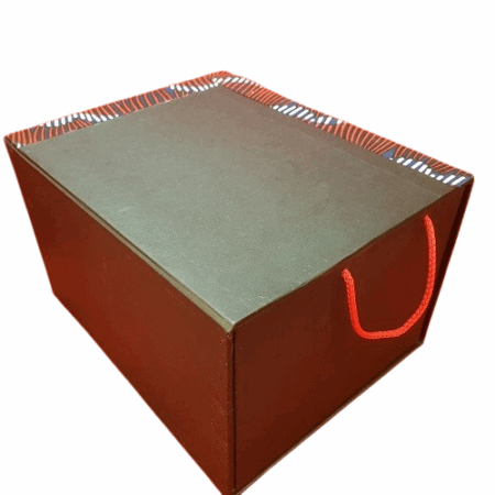 African Striped Drawer Gift Box. Crafted with intricate patterns and premium quality materials, this unique gift box is ideal for presenting your brand’s thoughtful gifts in style. Perfect for corporate events, client appreciation, or employee recognition.